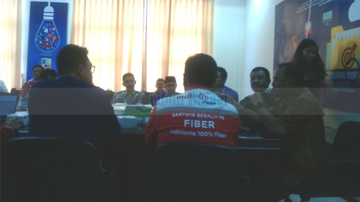 Warga Pulau Pinang Ini Harus ke Tanjungpinang untuk Dapatkan Sinyal