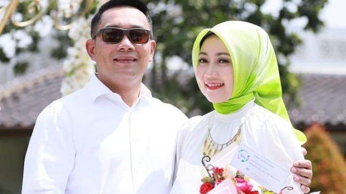 Lewat Foto 10 Years Challenge, Ridwan Kamil Bocorkan Rahasia Awet Muda Atalia Praratya