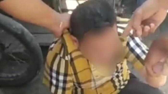 Digerebek di Hotel Oyo, Mantan Bupati Minta Ampun Dikejar Warga Saat Menginap Dengan Pria Muda