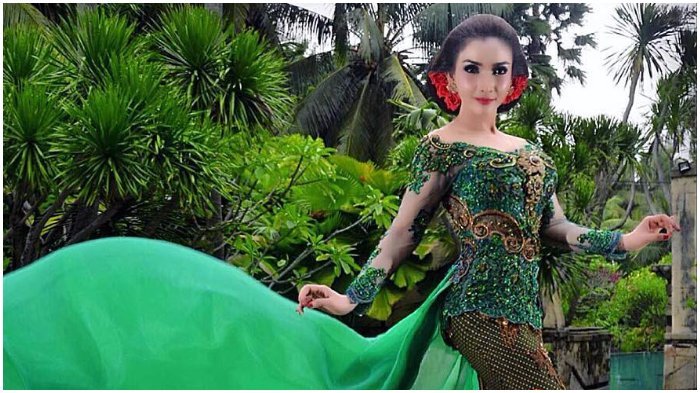 Roro Fitria Ngaku Keturunan Bangsawan, Penampilan Kakak Kandungnya jadi Sorotan