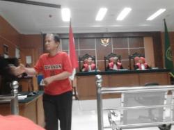Sudah 24 Tahun Jadi PNS, Nelsen Bur Minta Pertimbangan Hakim