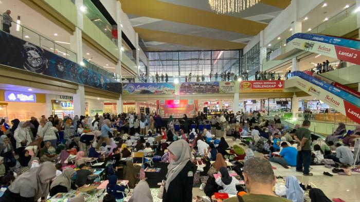 Lomba : mewarnai, solo vocal, tahfidz, fashion show dll.
Peserta dari internal dan eksternal