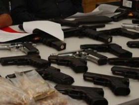 MPR: Tarik Semua Senjata Api Milik Anggota DPR dan Rakyat Sipil!