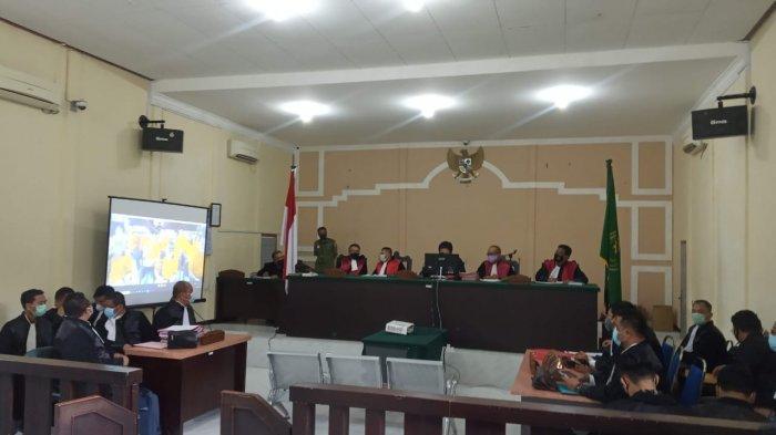 Sidang Korupsi Izin Tambang di PN Tanjungpinang Hadirkan 13 Kuasa Hukum, 2 Terdakwa Berstatus PNS