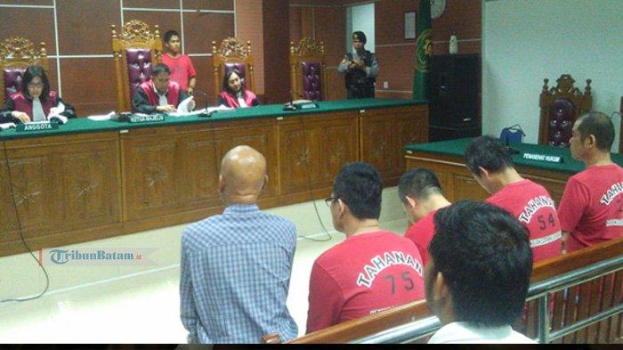Majelis Hakim Vonis Mati Tiga Terdakwa Penyeludupan 1,3 Sabu dan Huang Hing An Dihukum Seumur Hidup