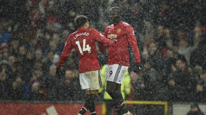 Manchester United vs Stoke City - Lukaku Cetak Gol dalam Kemenangan 3-0 MU atas Stoke City