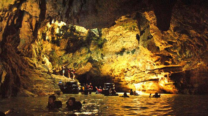 Keajaiban Air 'Mutiara' di Goa Pindul Yogyakarta - suasana-di-dalam-goa-pindul-yogyakarta_20160514_190249.jpg