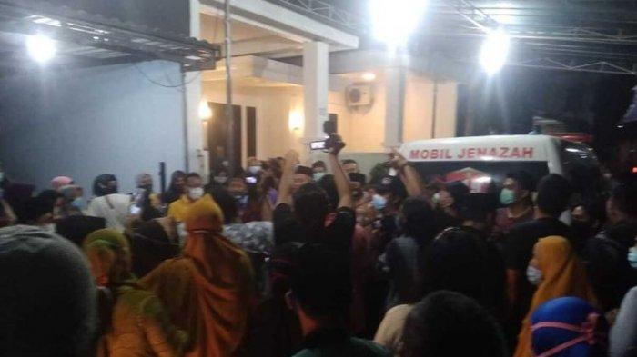 Tangis Keluarga Pecah Sambut Kedatangan Jenazah Chacha Sherly Eks Trio Macan