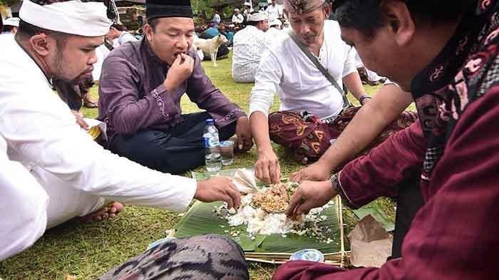 MENIKMATI 3 Tradisi Warga Islam dan Hindu di Bali yang Bikin Ramadan Makin Adem