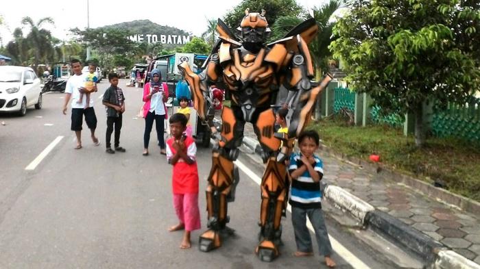LIHAT YUK. Ada Transformer di Engku Putri Batam yang Jualan Es Krim