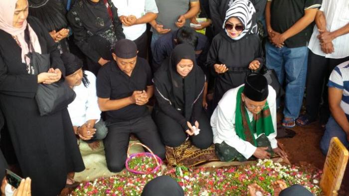 Tukul Arwana Antar Susiana ke Peristirahatan Terakhir