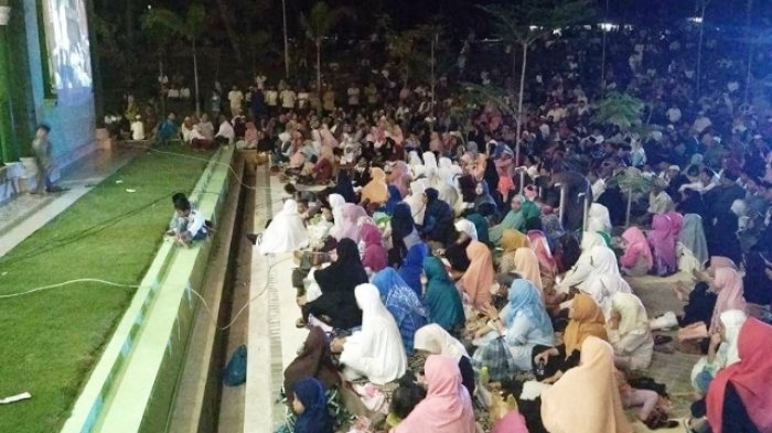 Ribuan Jemaah Padati Masjid Raya Nurul Iman Kijang Dengar Ceramah Ustad Abdul Somad