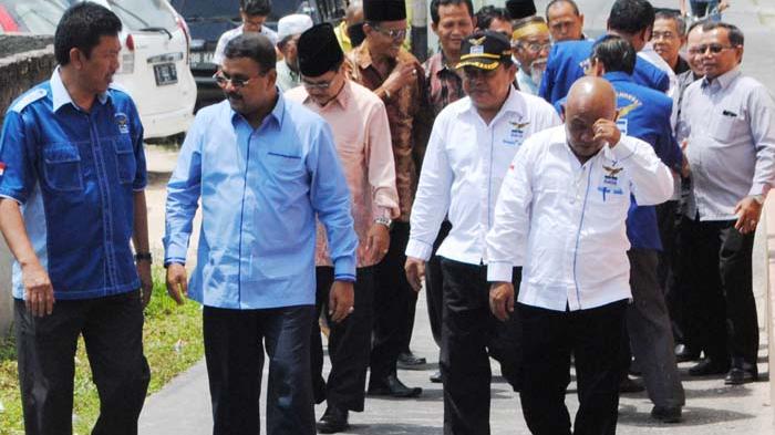 Siapa Pendamping Aunur Rafiq Bertarung saat Pemilukada Karimun?
