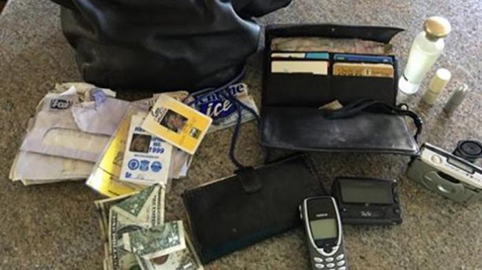 MENGEJUTKAN! Tas Seorang Wanita yang Hilang 14 Tahun Lalu Ditemukan dan Ini Isinya