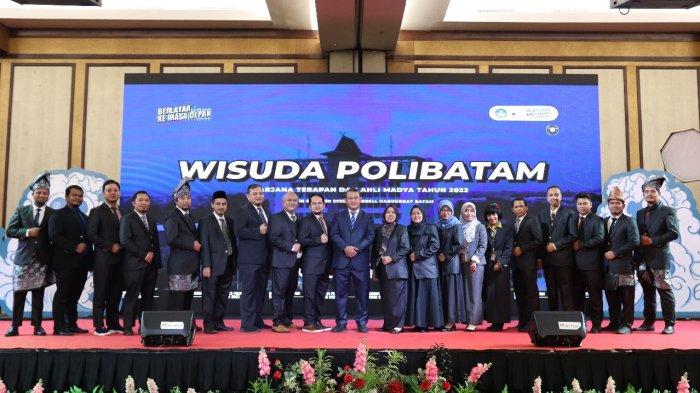 Politeknik Negeri Batam Gelar Wisuda 2022 Secara Luring di Swiss Belhotel