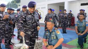 16-Prajurit-Lanal-Tarempa-Naik-Pangkat-Danlanal-Romi-Minta-Jadikan-Motivasi-Pengabdian.jpg