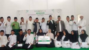 200-santri-Lingga-dapat-santunan-dari-Baznas-Kepri.jpg