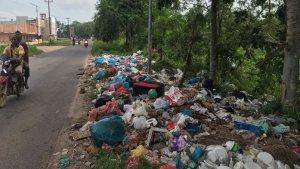 23022023sampah-berserakan-di-jalan-kavling-baru-sagulung.jpg