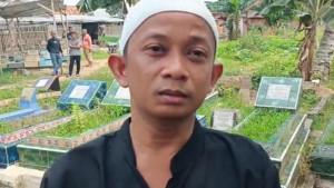 Adi-Rosadi-suami-dari-AP-wanita-muda-ditemukan-tewas-di-hotel-Palembang-Sabtu-12102025.jpg