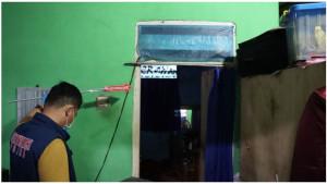 Aparat-kepolisian-melakukan-olah-TKP-di-lokasi-pembunuhan-waria.jpg