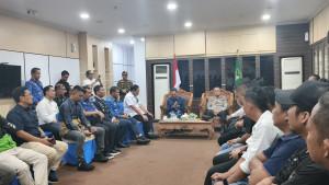 Audiensi-OJOL-bersama-bapak-wali-kota-amsakar-ahmad-Aplikator-makin-sinis.jpg