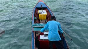 Cerita-Petugas-Makan-Bergizi-Gratis-di-Anambas-Arungi-Laut-dengan-Pompong-ke-Pulau.jpg