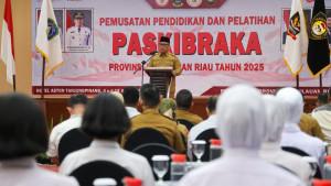 DISKOMIFO-MENGIBARKAN-BENDERA.jpg
