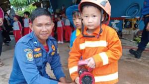Damkar-Lingga-ajak-tugas-profesi-ke-TK-Pembina-Singkep.jpg