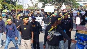 batam/Demo-warga-Rempang-di-kantor-BP-Batam.jpg