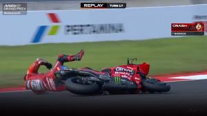 Francesco-Bagnaia-terjatuh-di-MotoGP-Indonesia-2025-Minggu-5-Oktober-2025.jpg