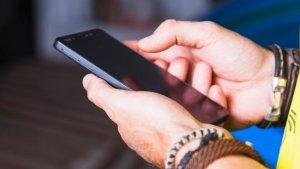 Ilutrasi-beli-pulsa-lewat-mobile-banking.jpg