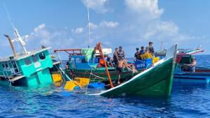 Kapal-Selat-Meranti-Tenggelam-di-Anambas-Polisi-Selidiki-Dugaan-Kelalaian-dan-Pencurian.jpg