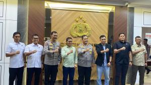 Kapolda-Kepri-menerima-kunjungan-manajemen-Tribun-Batam-Pimred-Prawira-Maulana-Pimum-Nursomsi.jpg