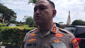 Kapolres-Tanjung-Balai-Karimun-AKBP-Robby-Topan.jpg