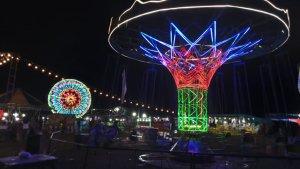 Karnaval-wahana-bermain-yang-resmi-dibuka-di-Daik-Lingga-Kepri.jpg
