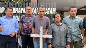 Keluarga-bidan-FM-cari-keadilan-di-RS-Bhayangkara-Jumat-710-Mereka-minta-YAAS-29-diproses.jpg