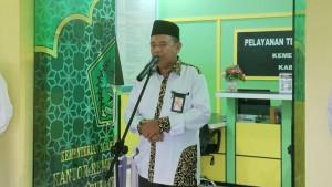 Kepala-kantor-Kemenag-Lingga-Zamroni.jpg