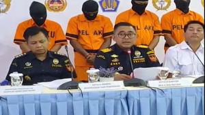 Konferensi-pers-di-Bea-Cukai-Batam-Kepri-dvkls.jpg
