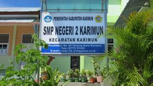 MBG-di-SMPN-2-KARIMUN.jpg