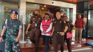 Menkominfo-Johhny-G-Plate-tersangka-korupsi.jpg
