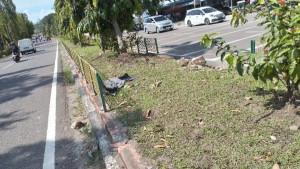 Ngeri-Kecelakaan-di-Ibukota-Kepri-Mobil-Cayla-Tabrak-Pembatas-Jalan-di-Depan-MAN-Tanjungpinang.jpg