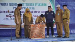 PAW-Kades-Tanjung-Kelit-dari-Sudiana-ke-Suryadi-disaksikan-Wakil-Bupati-Lingga-Novrizal.jpg