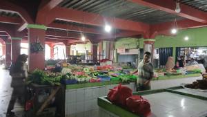 Pasar-Tarempa-Barat-Anambas-Kian-Sepi-dan-Melemah-Pedagang-dan-Pembeli-Harap-Suasana-Baru.jpg