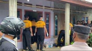 Penemuan-mayat-ibu-dan-anak-di-rumah-kontrakanpada-Jumat-252025.jpg