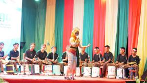 Pentas-seni-HUT-ke-22-Lingga.jpg