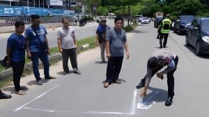 Polisi-Olah-TKP-Laka-1.jpg
