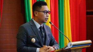Potret-Wakil-Bupati-Lingga-Neko-Wesha-Pawelloy.jpg