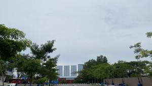 Potret-langit-Batam-Center-Senin-1310-pagi-hari-berawan.jpg