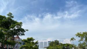 Potret-langit-Batam-Center-Senin-610-pagi-hari-berawan.jpg