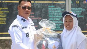 Program-Prioritas-Pendidikan-Bupati-Anambas-Gulirkan-Bantuan-Perlengkapan-Sekolah-ke-1594-Siswa.jpg